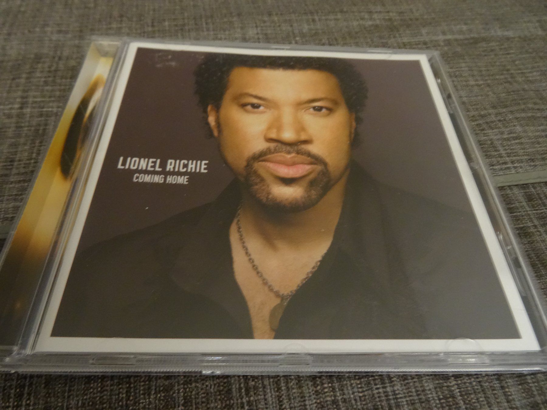 CDs: Lionel Richie - Coming Home CD – Gebraucht aus Olten von Disc-Ausverkauf
