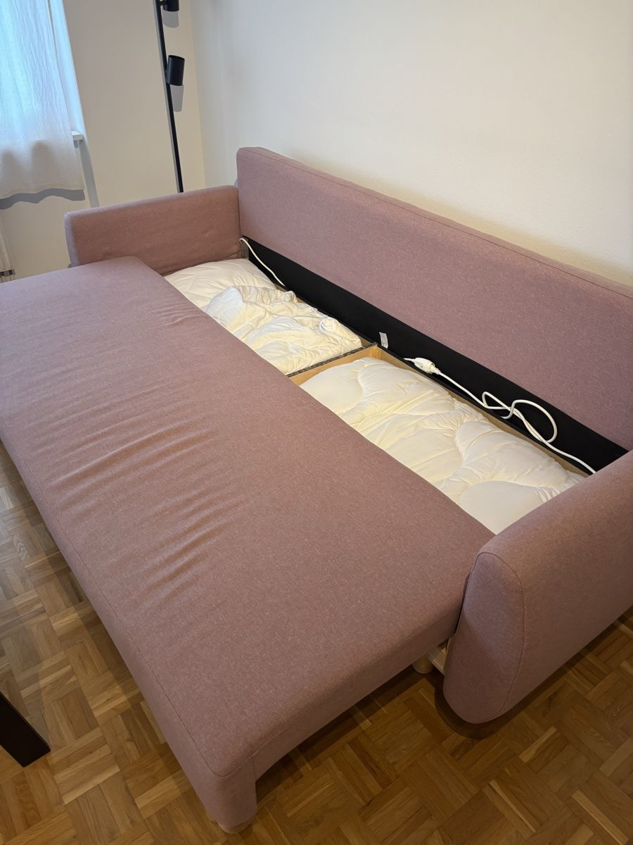 Ikea Divani: Bequemes Sofa mit Schlaffunktion und Stauraum – Usato da  venduto da  3