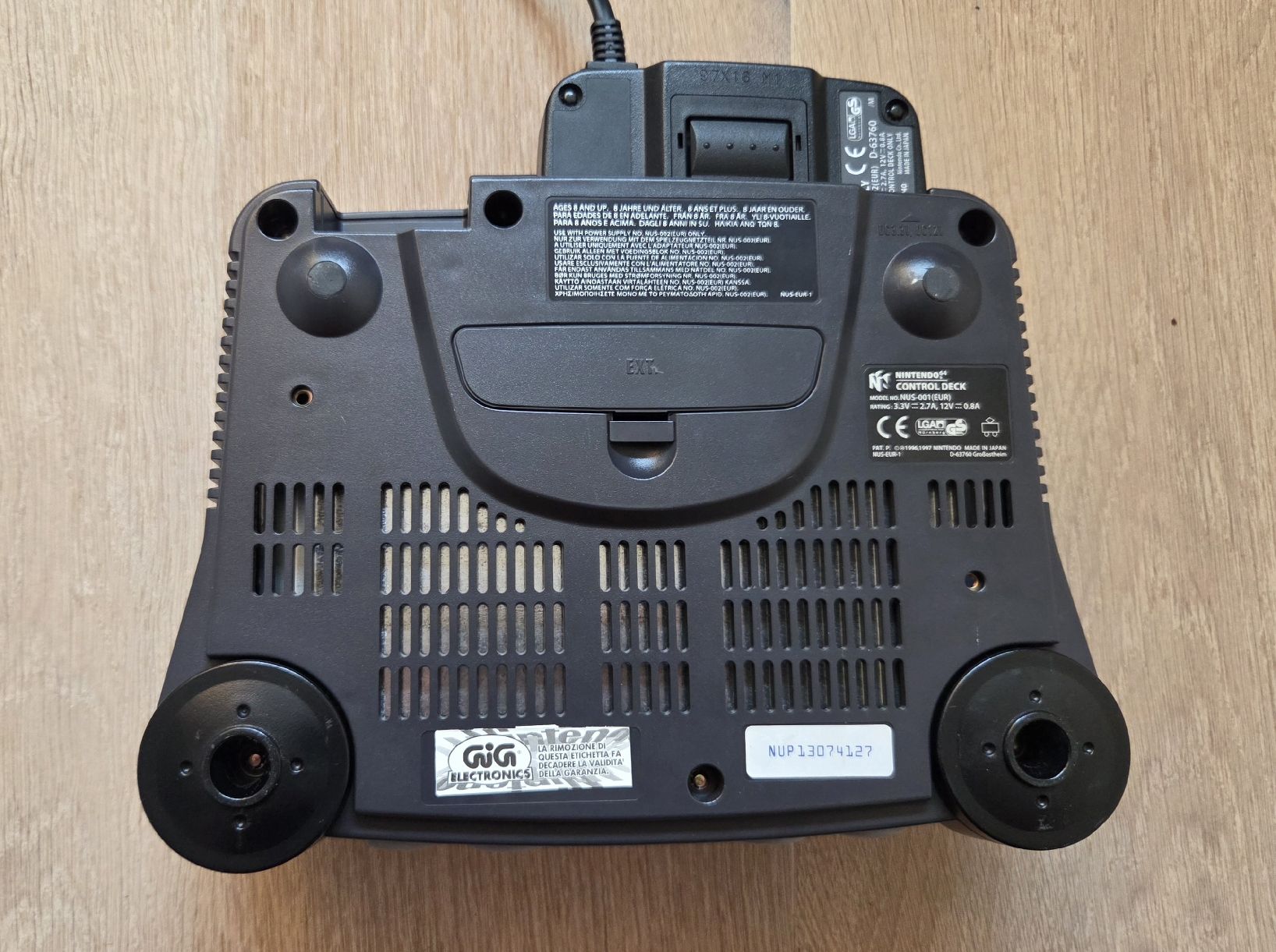 Nintendo Konsolen: Nintendo 64 Konsole mit drei Controllern – Gebraucht aus Altendorf von sel_x9x5 5