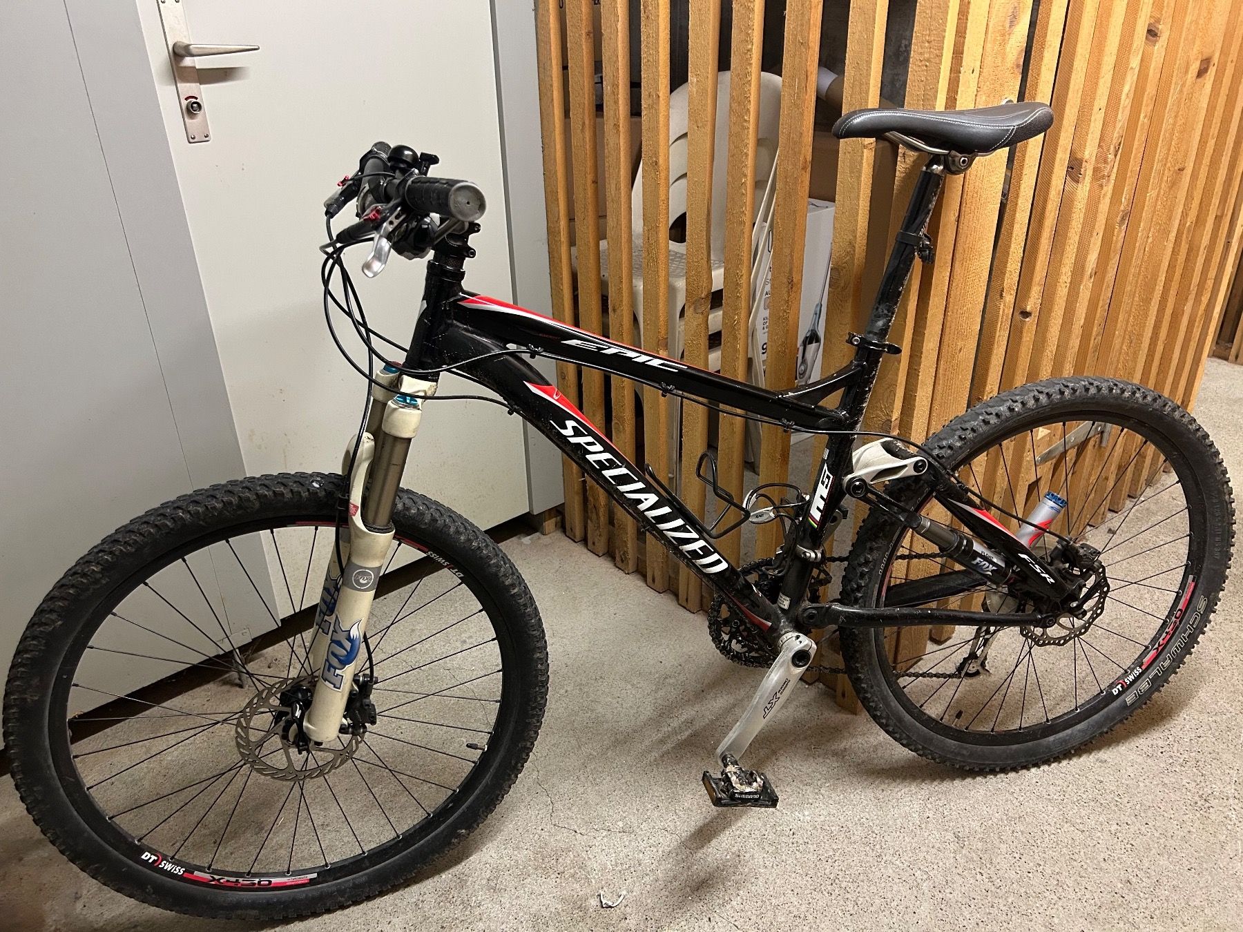 Specialized Velos: Specialized Epic M5 Mountainbike – Gebraucht aus Bern von