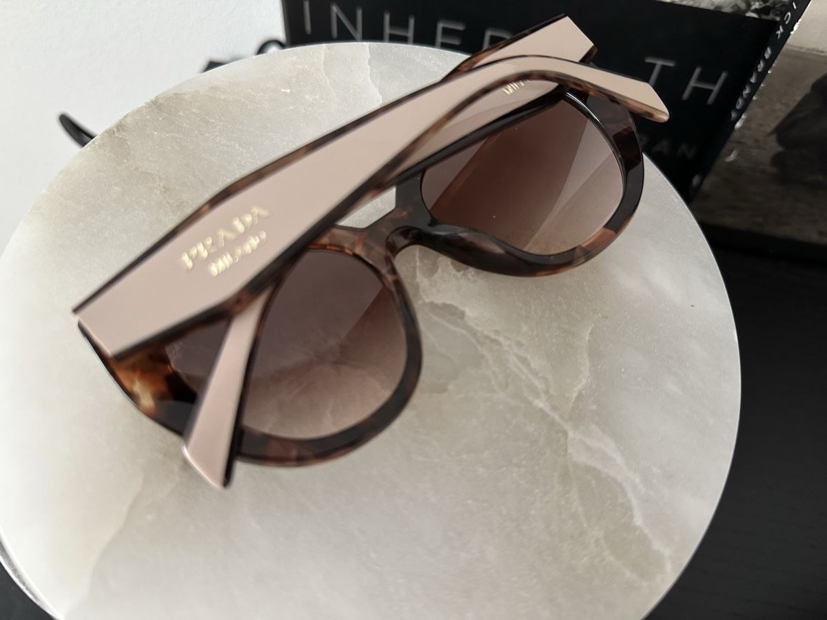 Prada Lunettes & Verres: Prada Sonnenbrille – D'occasion à Rudolfstetten par Jenna.Bananna 1