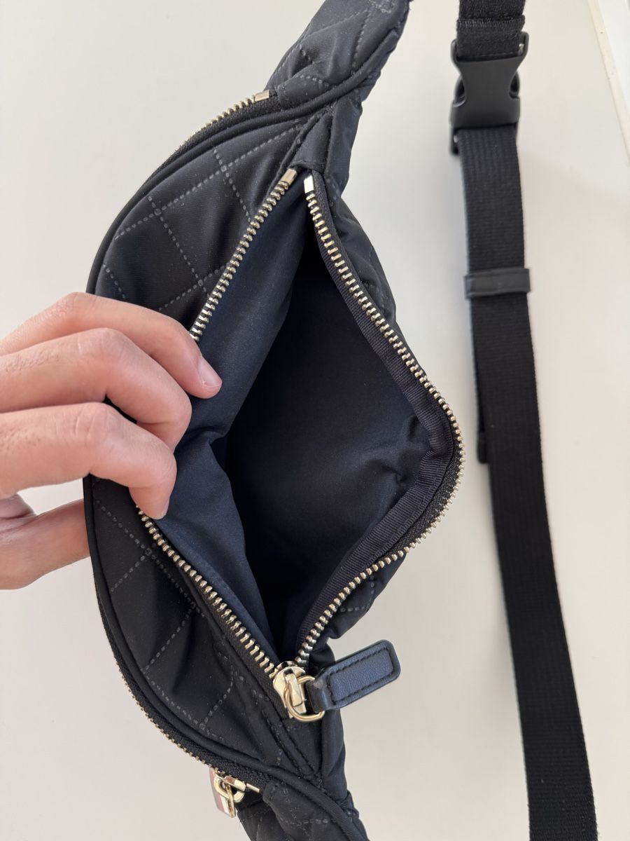 Tommy Hilfiger Taschen: Tommy Hilfiger Bauchtasche Crossover – Gebraucht aus Uzwil von K.Ya 2