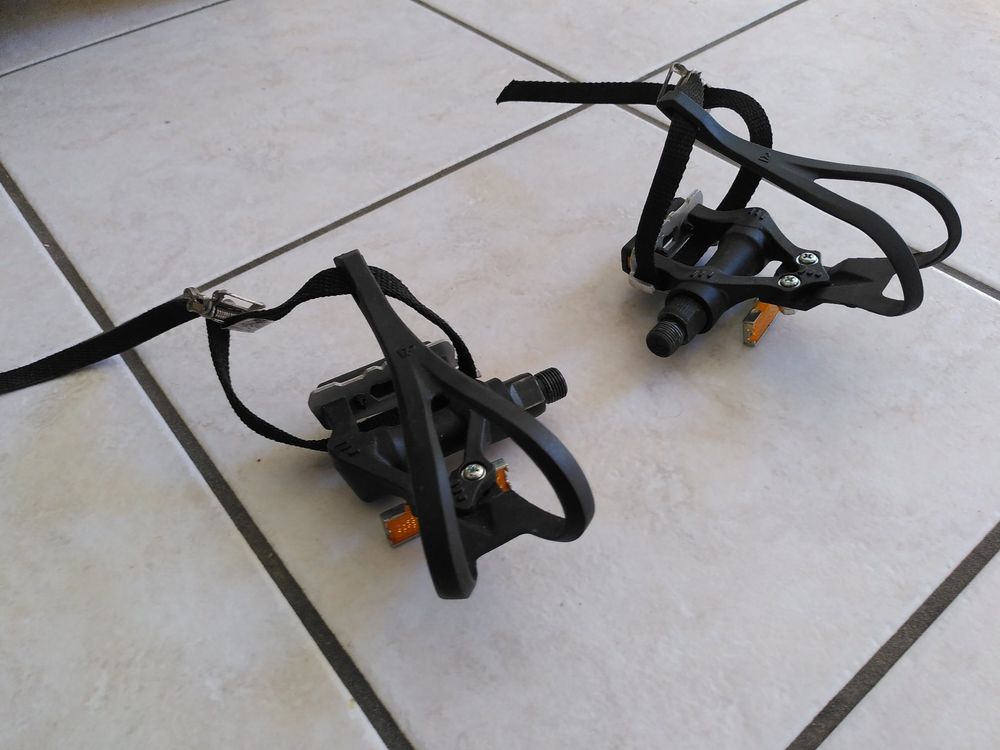 Pédales Automatiques Vélo Route - Filetage 9/16 - Noir - Avec Cales Et Vis