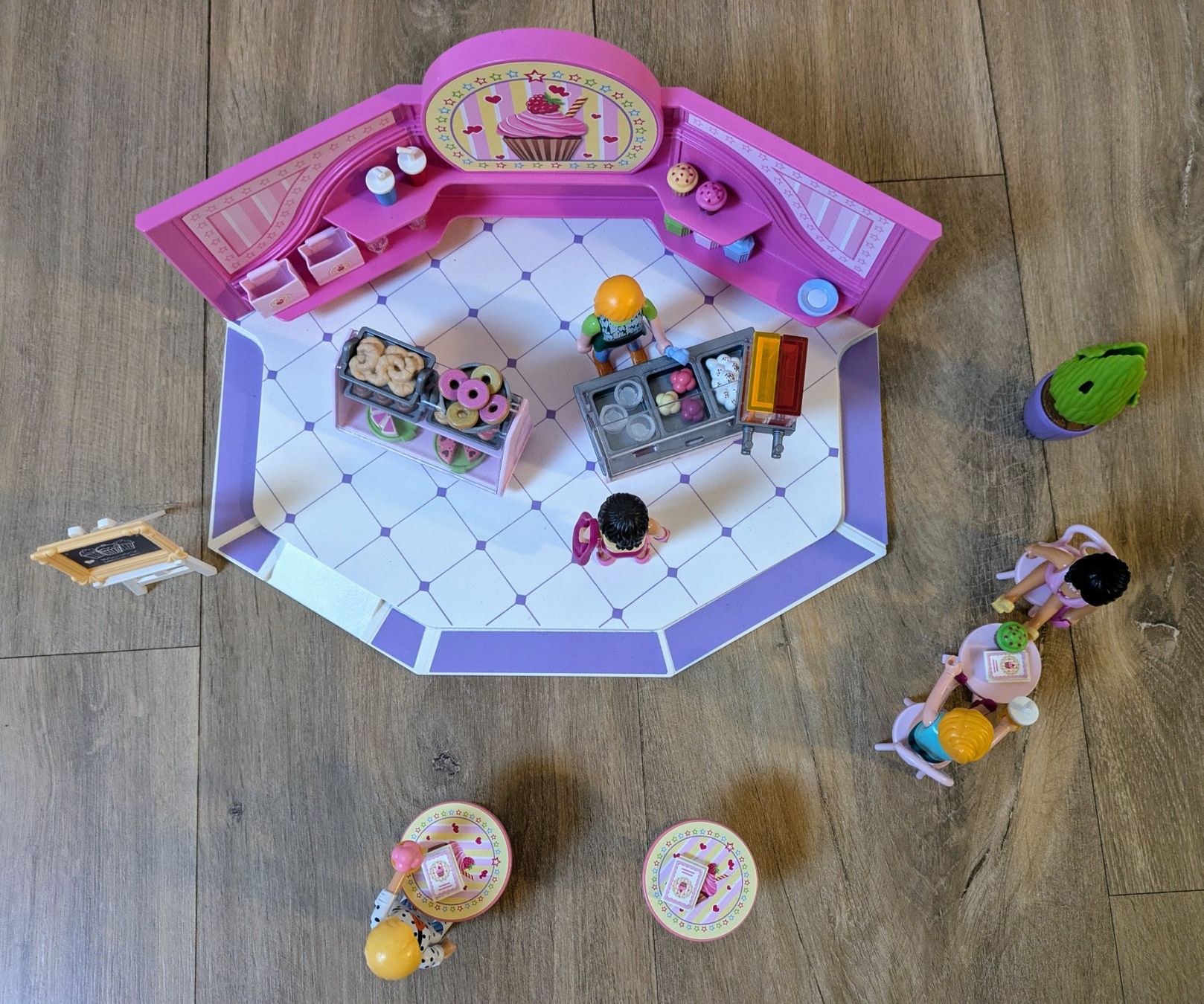 Playmobil Spielzeuge: Playmobil - Café Cupcake – Gebraucht aus Einsiedeln von zwetschge_199 1