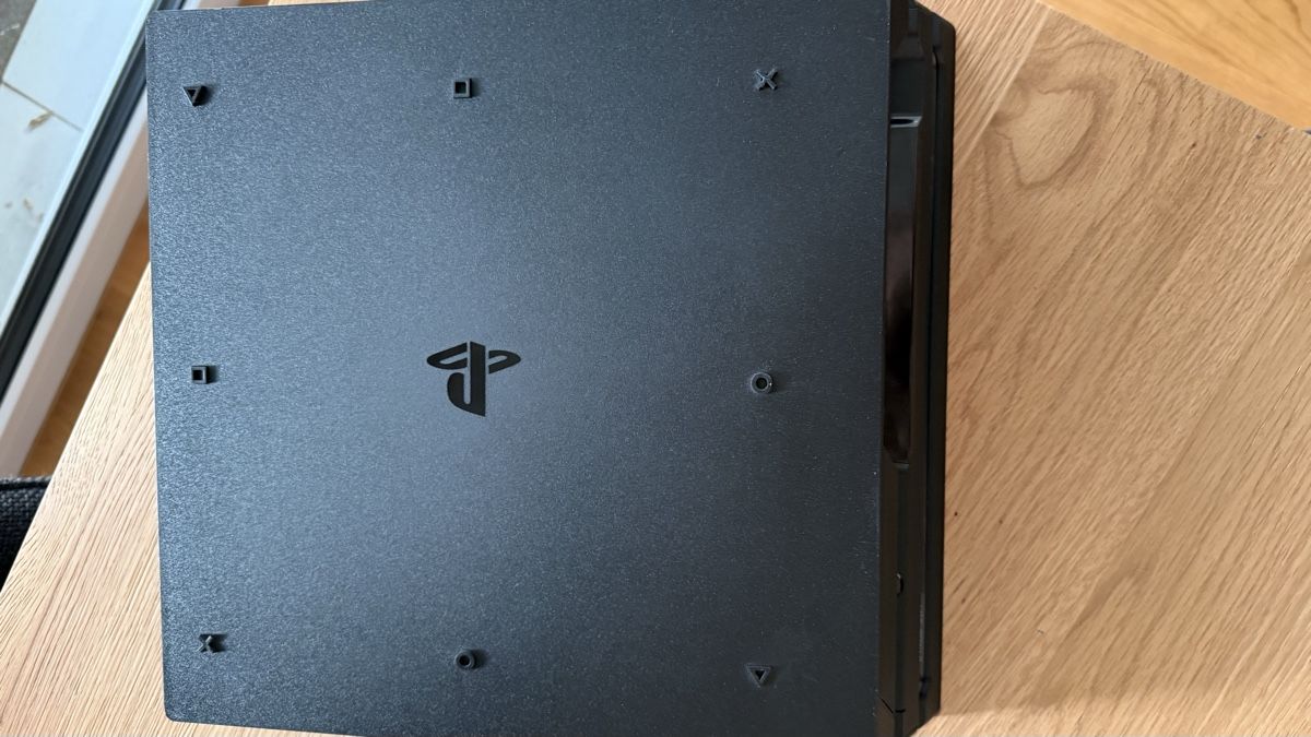 Sony Console: Playstation 4 Pro – Usato da Wald ZH venduto da Senix 2