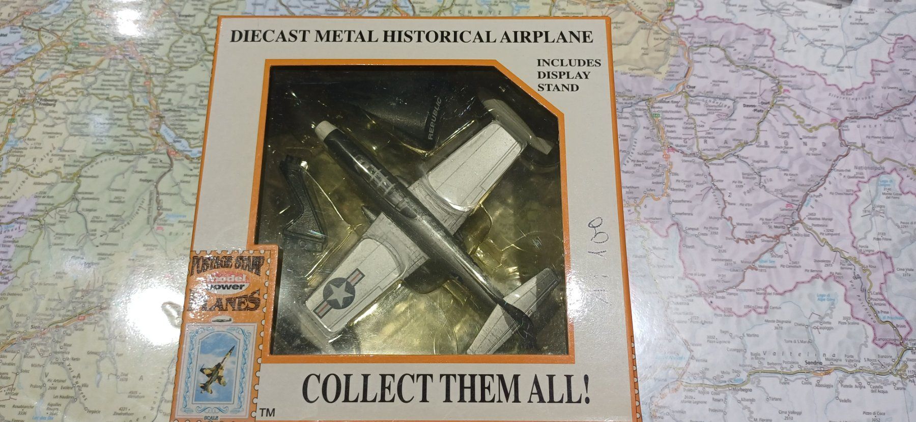Kits de montage: F-84 Thunderstreak  M 1:100 – Neuf avec emballage d'origine à Steffisburg par ursusmaritimus 1