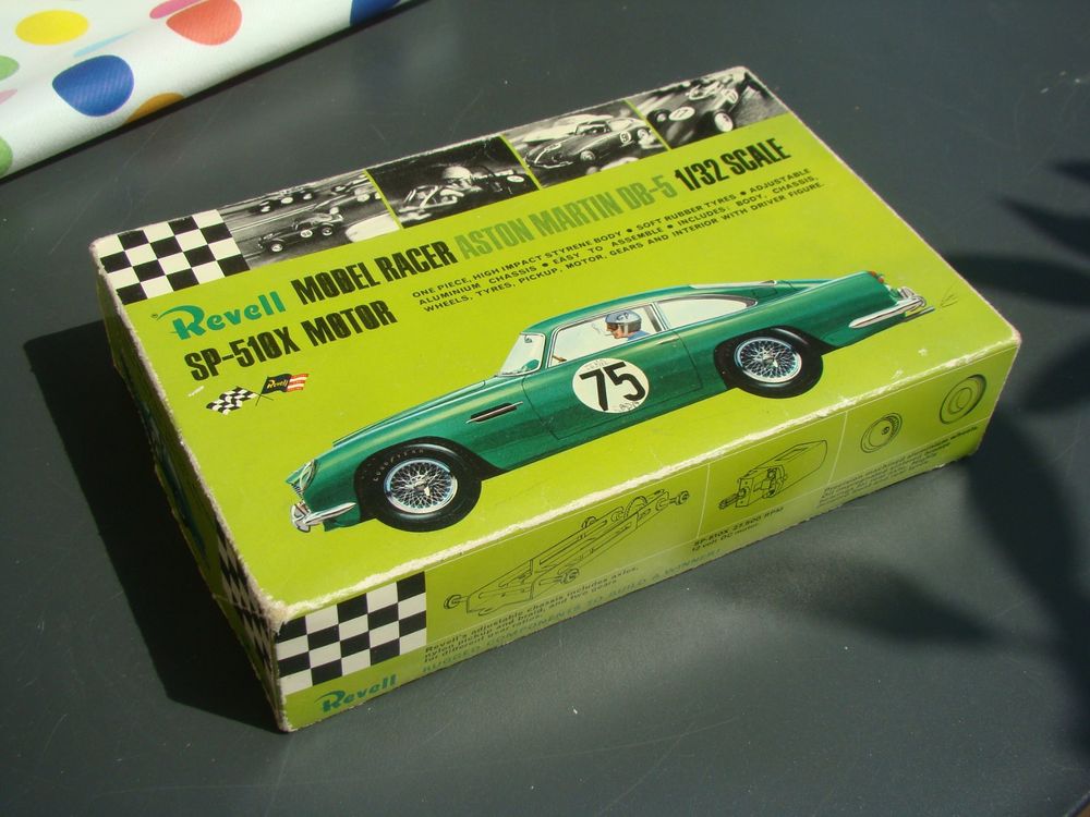 Maquette Aston Martin DB4 Revell MAQUETTE Aston Martin DB4 1/25 Par Revell Monogram (n°562) - Édition 1997 - OCCASION JAMAIS MONTÉE Kit Revell N°562 DB4 échelle 1/25