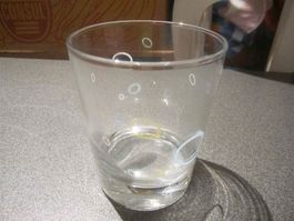 Glas mit Kreisen