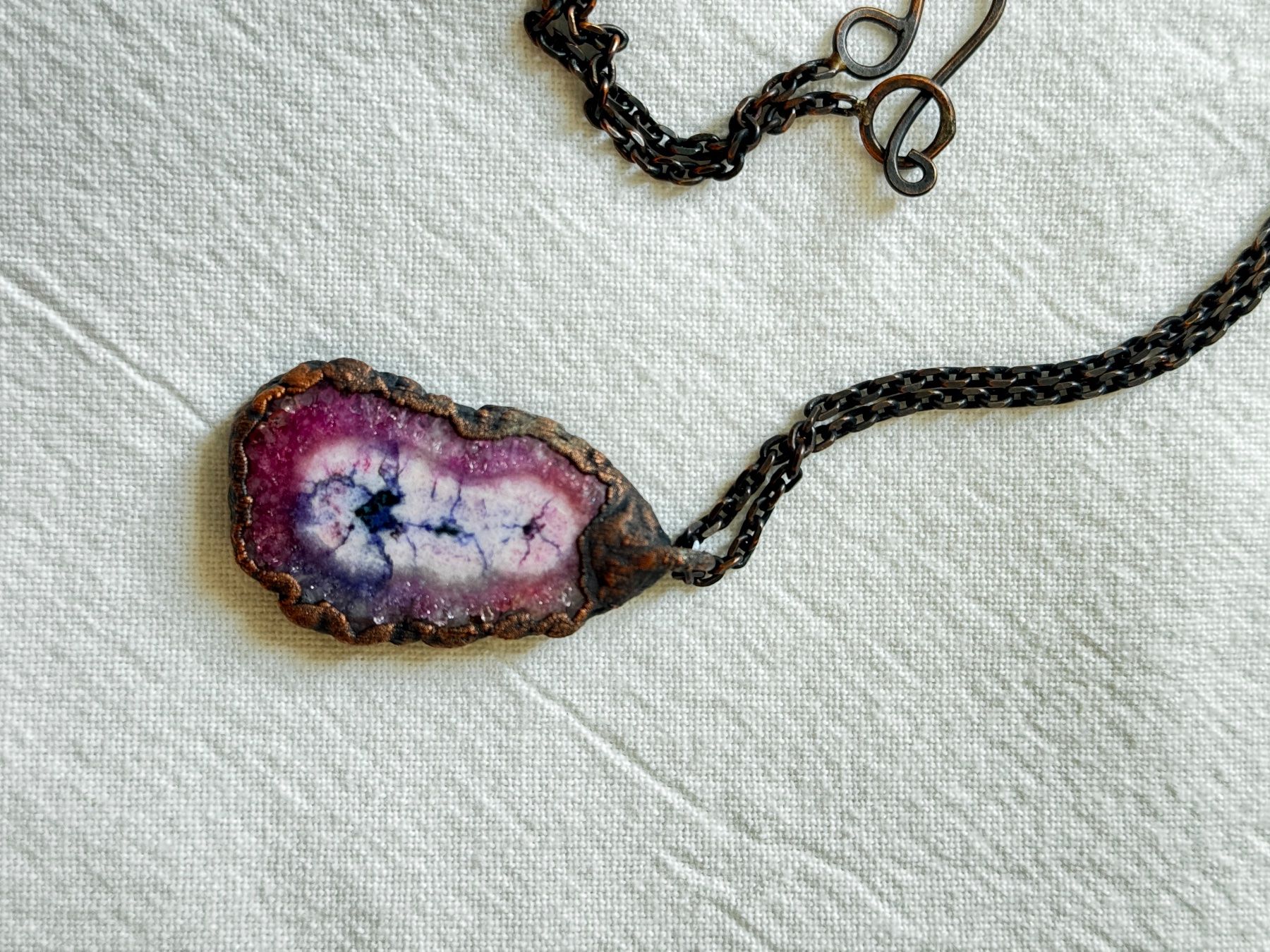 Colliers: Collier avec pendentif en pierre violette – D'occasion à Breganzona par glau20 1