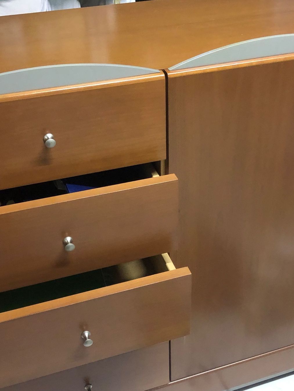 Commodes: massive commode/ meuble Pfister – D'occasion à Stettlen par maj_wf67 2