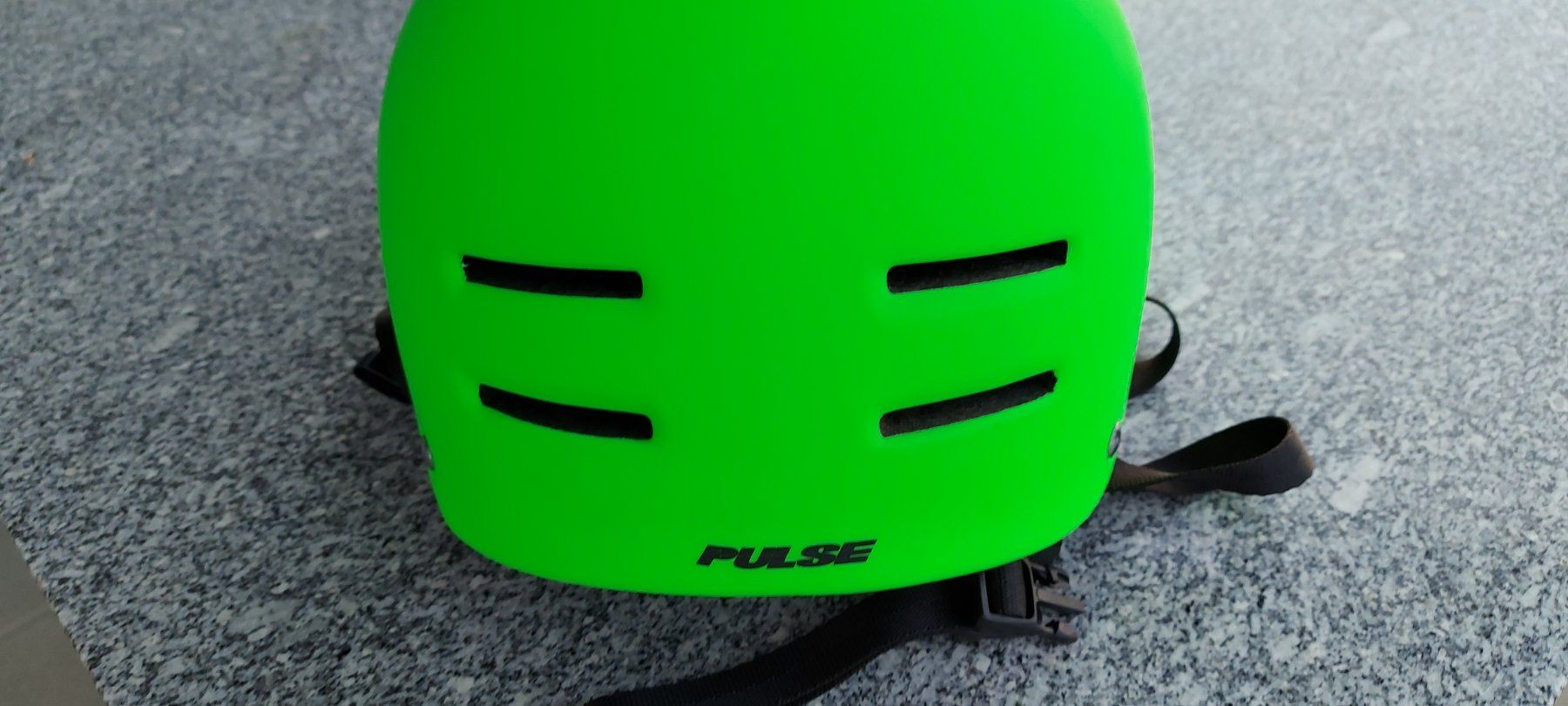 Helme: Dominator Pulse Helm, Top Zustand Kinder Junior 55-58cm – Gebraucht aus Wattwil von Parase 1