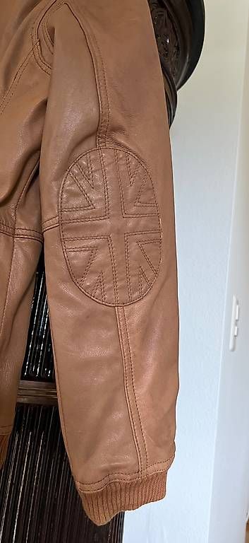 Vestes: PEPE JEANS Lederjacke hellbraun 36/38 – D'occasion à Basel par Findus78 2