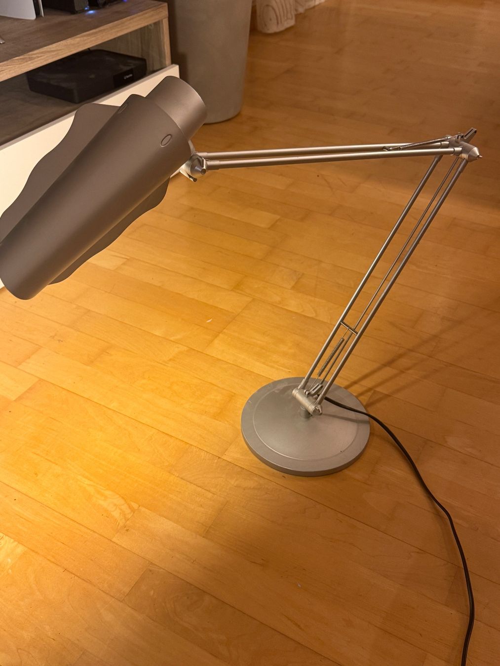 Lampade: Funktionale Schreibtischlampe, silber – Usato da Rain venduto da Rasala3 3
