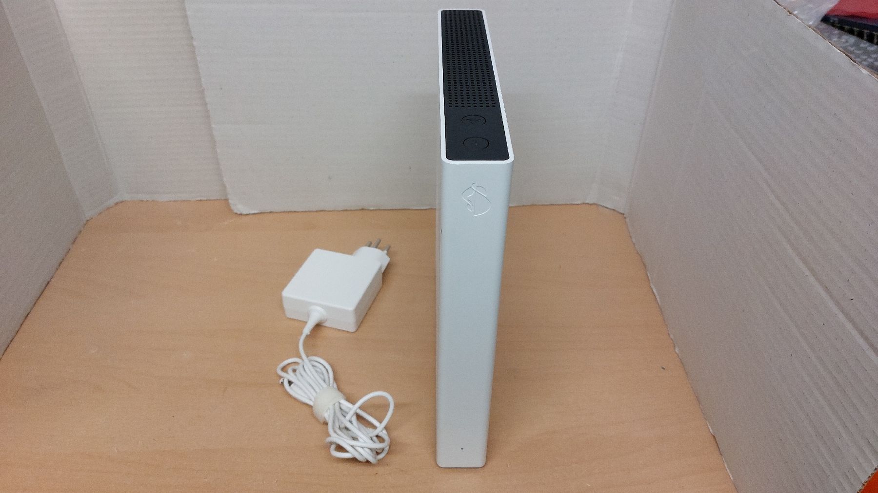 Swisscom Modem & Router: Swisscom Internet-Box 3 - GBIC Fiber – Usato da Hinteregg venduto da Amerizium 3