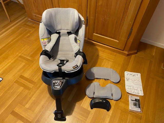 Sièges auto: Kinder Autositz drehbar – D'occasion à Stäfa par Beschu1