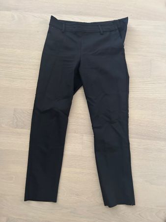 H&M Stoffhose, schwarz, Gr. 36 – perfekt für den Herbst!
