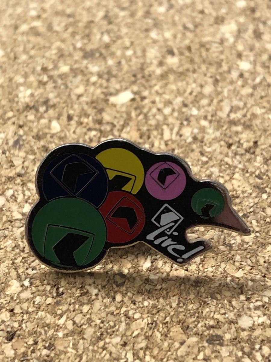 Broches & Aiguilles: Pin – Neuf avec emballage d'origine à Erlen par astra2013