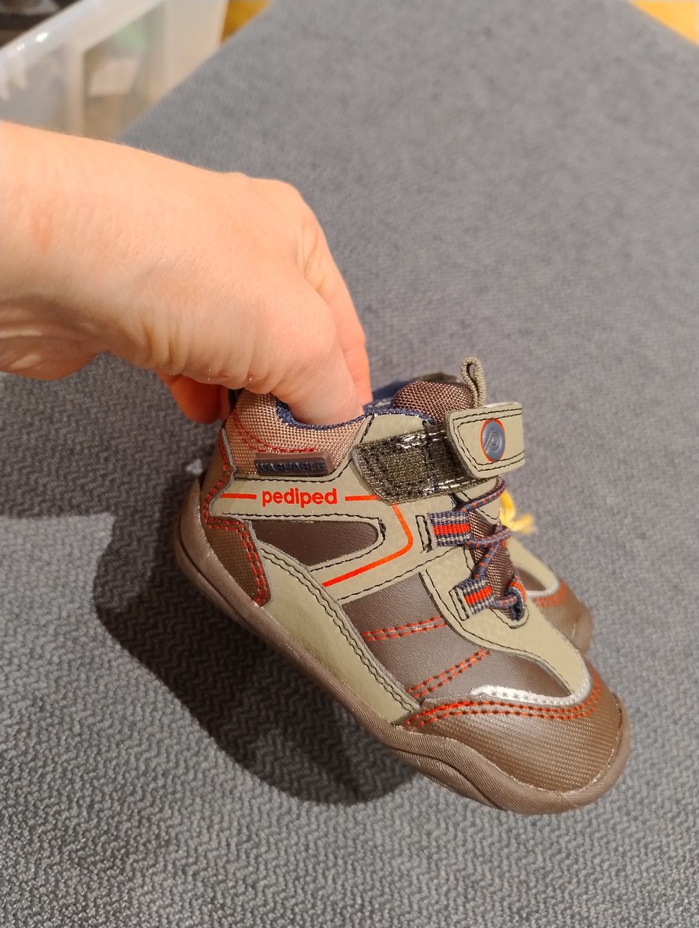 Scarpe per ragazzi: Lauflernschule wasserfest Gr.19/20 – Usato da Heerbrugg venduto da Rusta 1