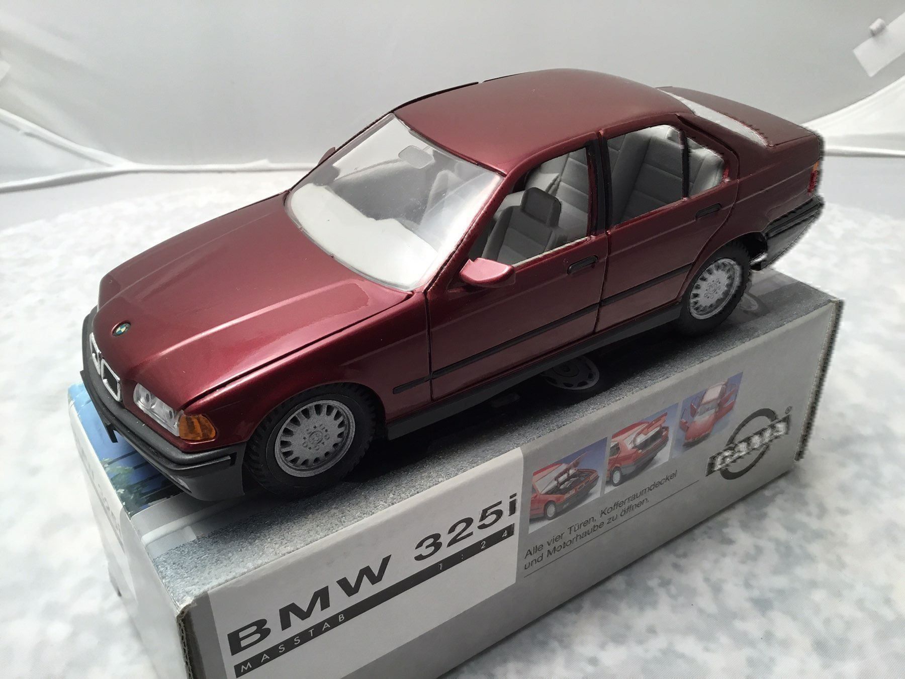 BMW Modellautos: BMW 3er Reihe E36 – Neu und originalverpackt aus Erlenbach im Simmental von Model_box 2