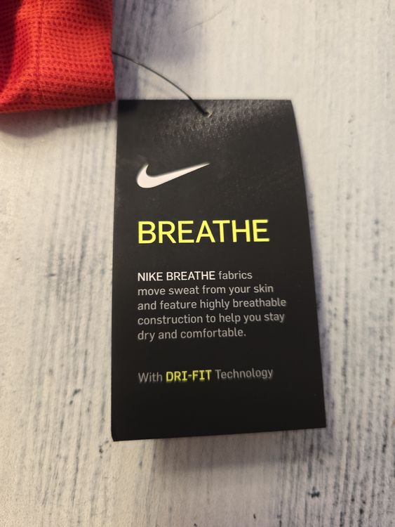 Nike Maillots de corps & Pantalons: England Match Trikot rot, neu mit Etikett, Grösse L! – Neuf avec emballage d'origine à Tuggen par Zweitechanceboutique 3