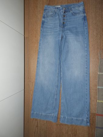 Wide Leg Jeans Grösse 36 mit goldenen Knopfdetails