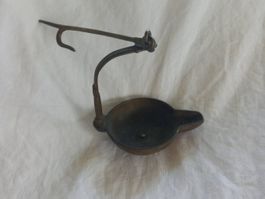 Lampe à huile ancienne en laiton