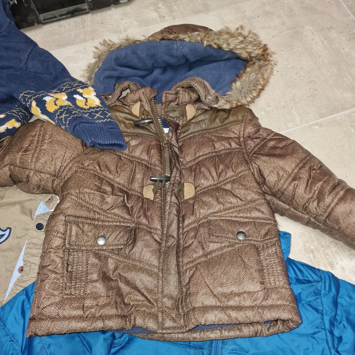 Lotti & Set di vestiti: Jungen Kleiderpaket Gr. 80/86 – Usato da Chur venduto da RICPE99 6