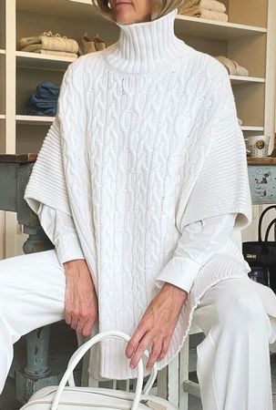 Neuer Cashmere Poncho von ELEVENTY WOMAN