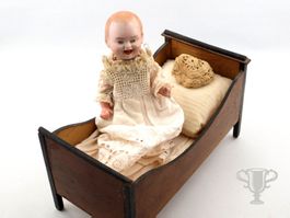 Poupon porcelaine et lit ancien 1900 Porzellanpuppe Bett