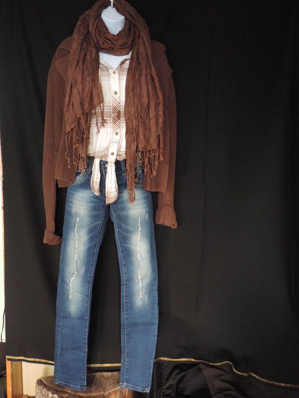 Lots de vêtements: Ensemble jeans jaquette pashmina – D'occasion à Genève par Axelle333 1