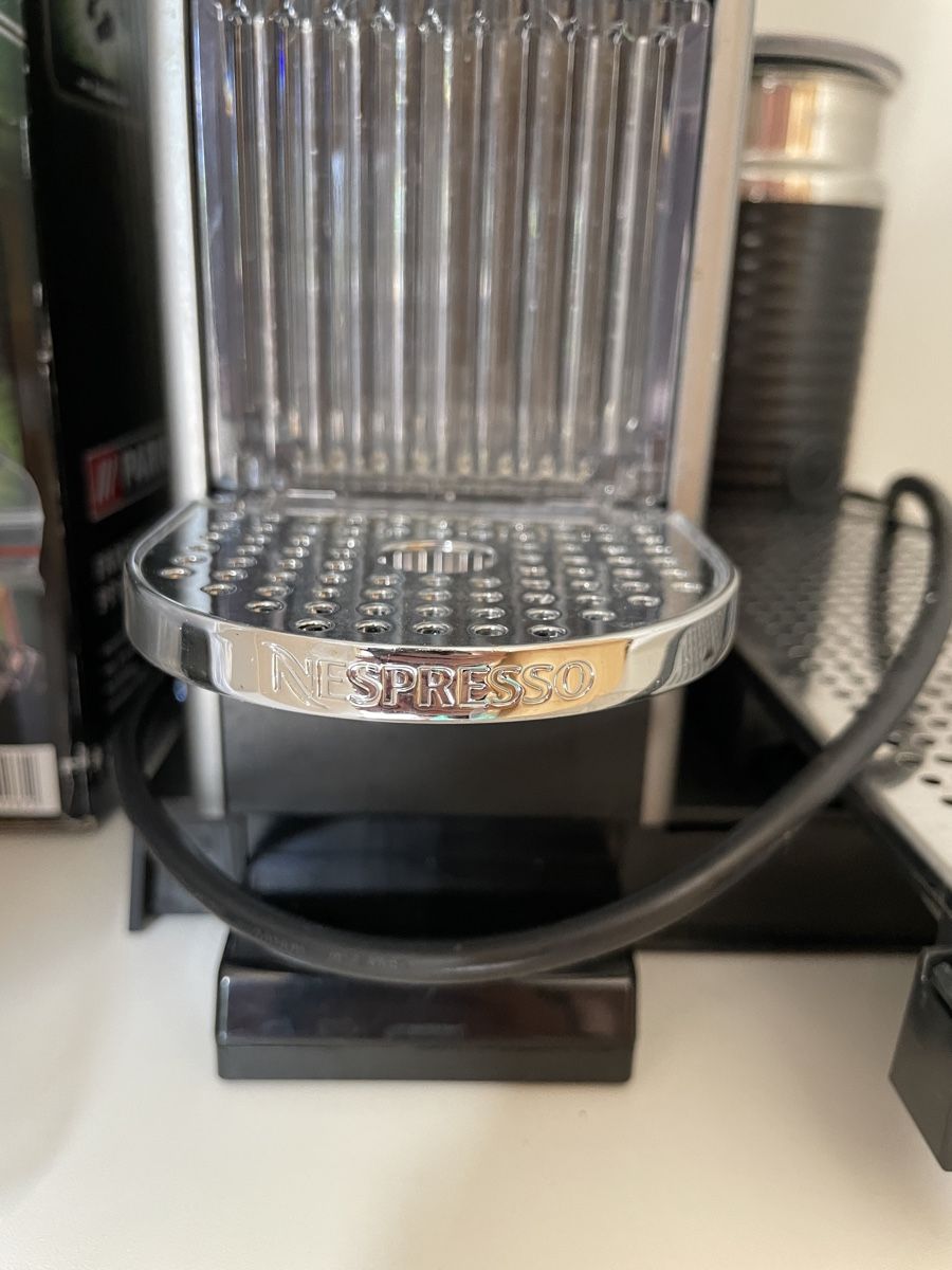 Nespresso Machines à café & Machines à expresso: Nespresso Kaffeemaschine mit Milchaufschäumer  – D'occasion à Dottikon par JP_13 6