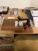 Essex Miniatur-Nähmaschine