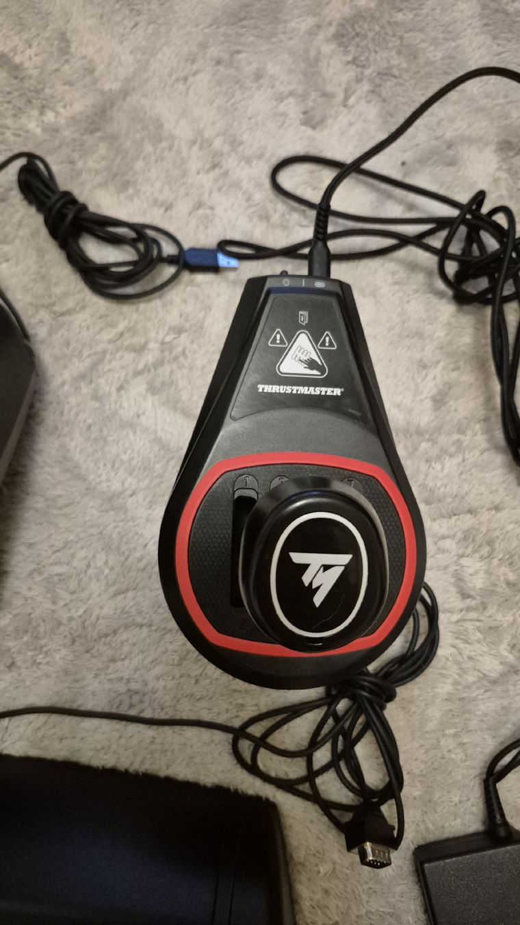 Logitech Controller: Logitech G29 Driving Force + Thrustmaster TH8S Shifter ALL 1 – Nuovo (secondo la descrizione) da Winterthur venduto da md.mAkf 1