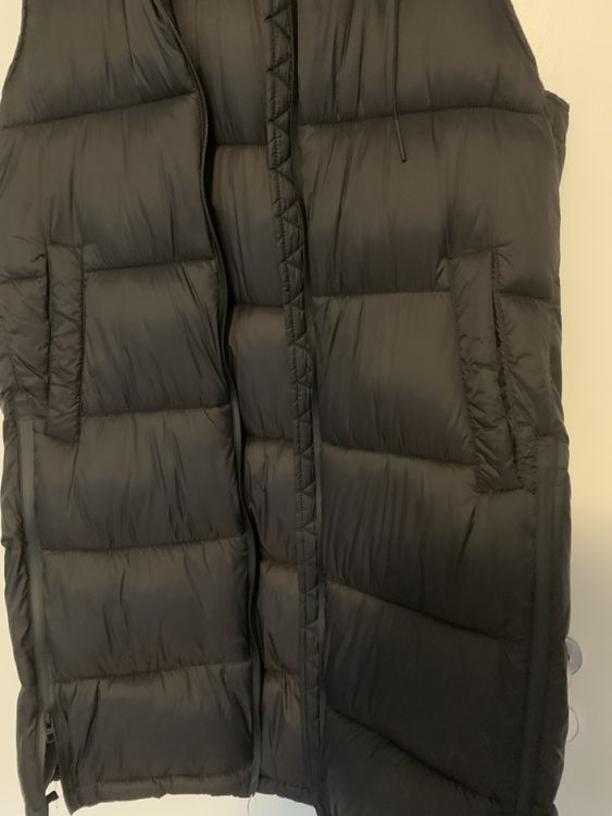 Zara lange Daunenweste schwarz Grösse L NEU (Gebraucht) in