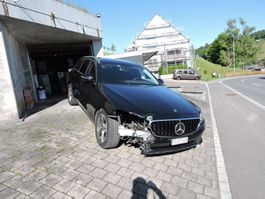 MERCEDES-BENZ E 220 d Swiss Star Avantgarde 4Matic 9G-Tronic