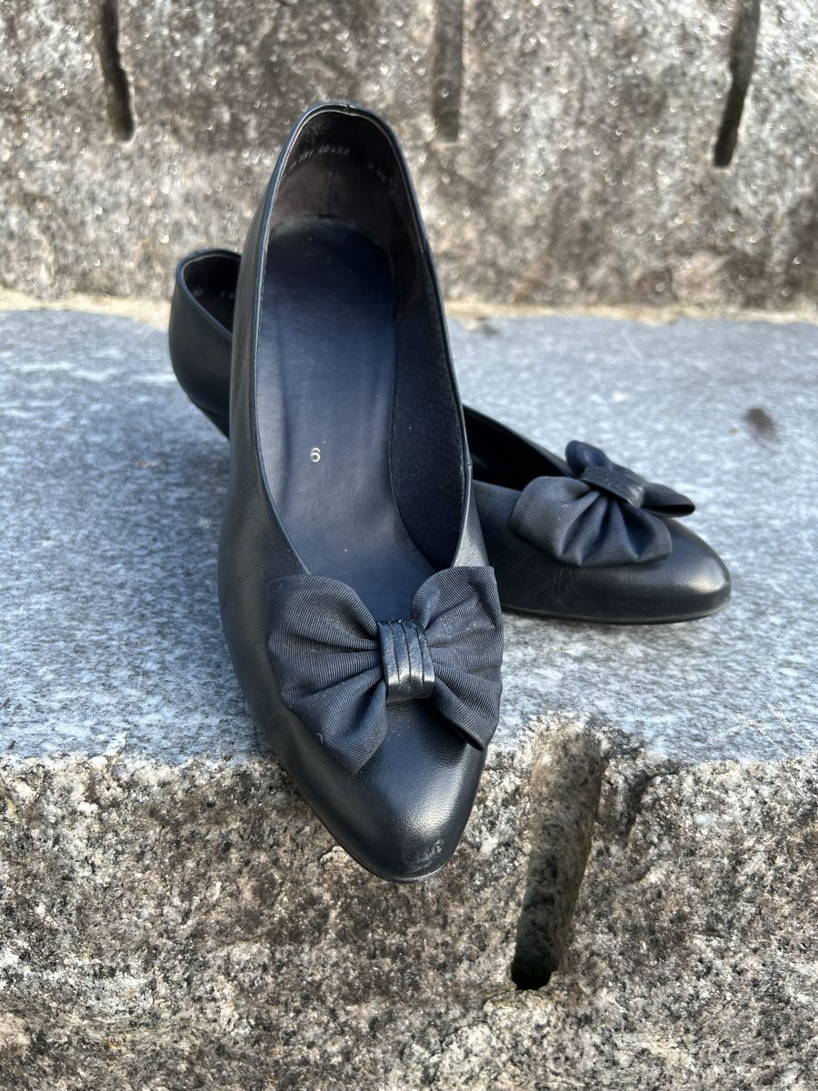 Gabor Damenschuhe: Gabor Pumps dunkelblau , Gr 39 – Gebraucht aus Betschwanden von Dognose 1
