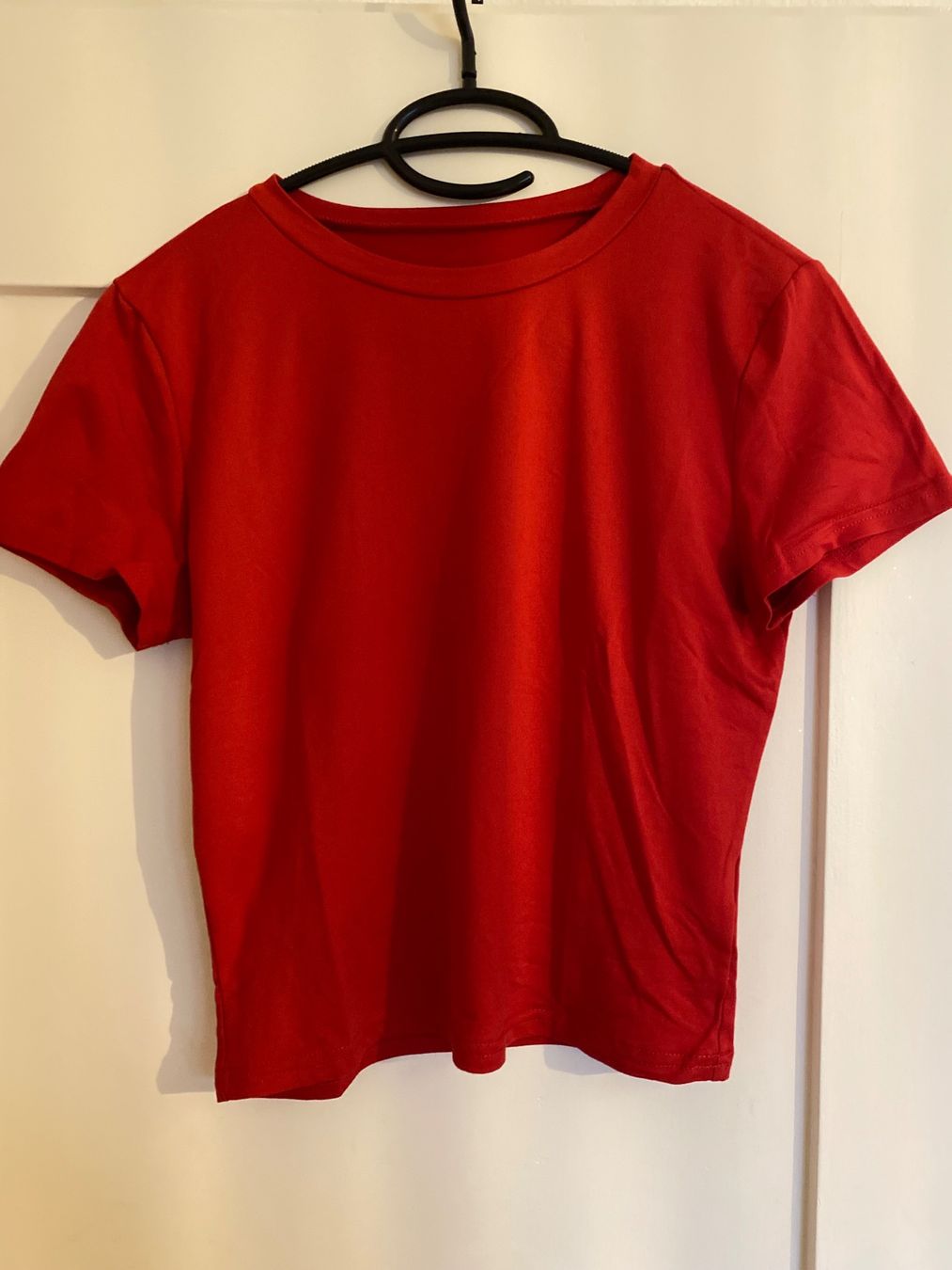 T-shirt: T-Shirt – Nuovo (secondo la descrizione) da Winterthur venduto da eli_tt6r