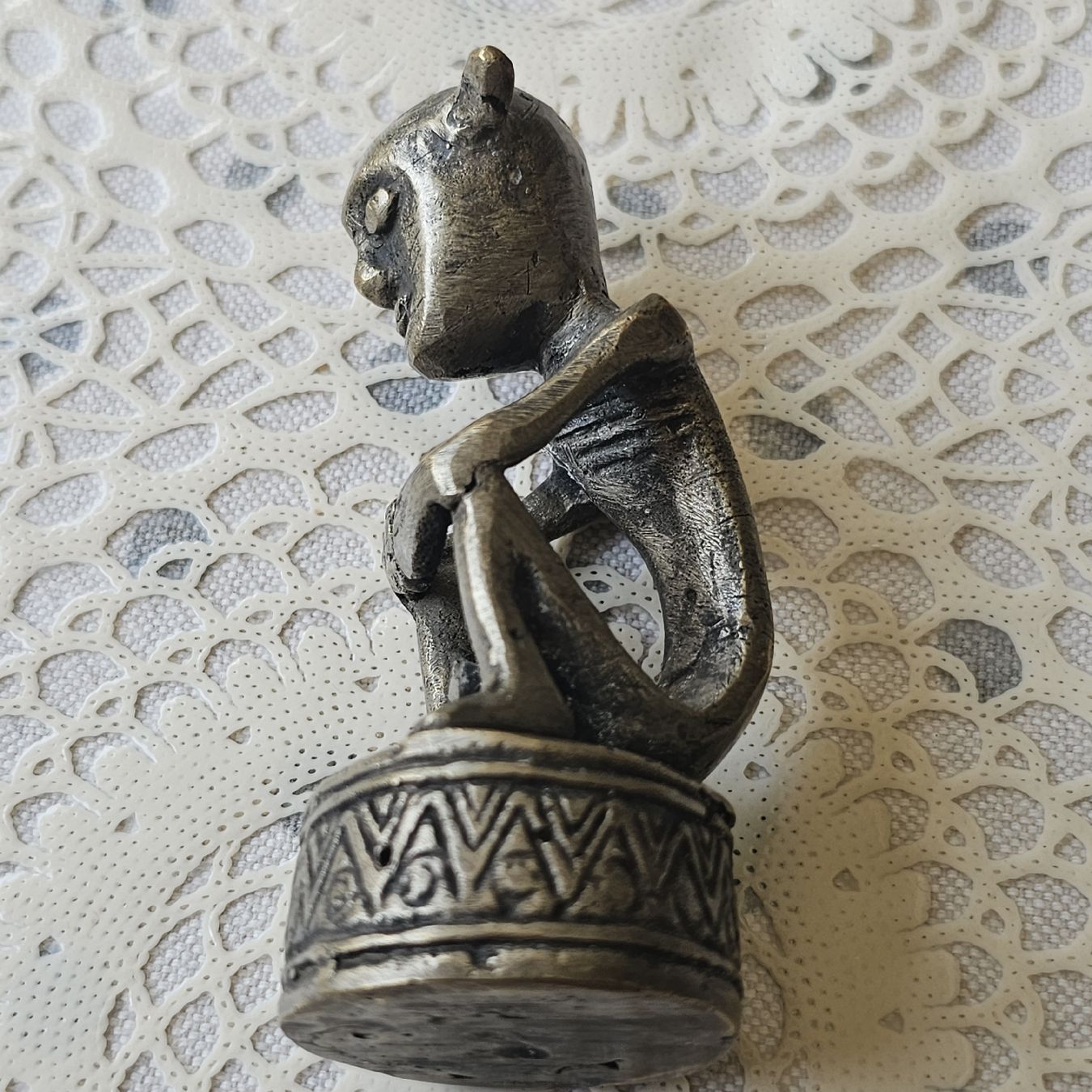 Statuette: „Der Denker“ oder Ahnenfigur interpretiert – Usato da Füllinsdorf venduto da raz_mw2k 1