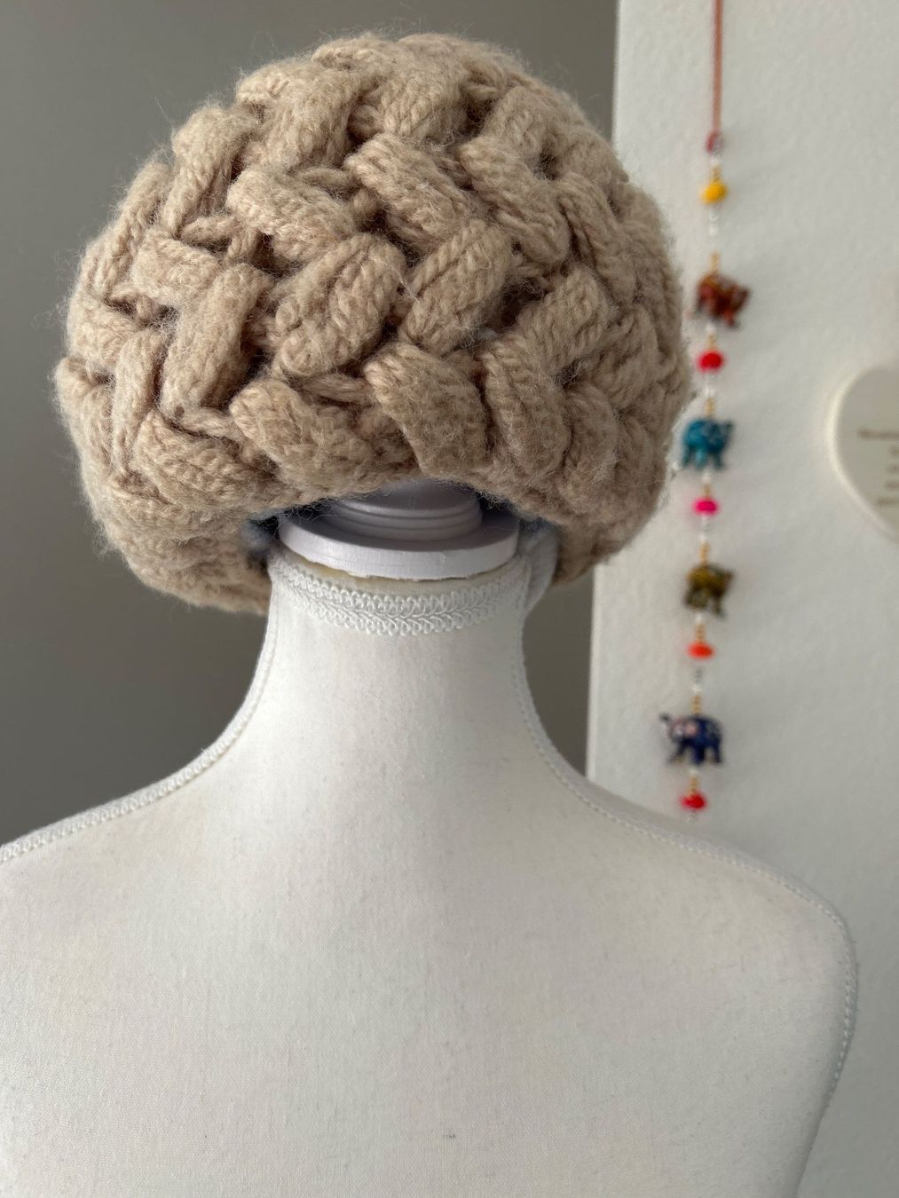 Hüte, Mützen & Caps: Warme Strickmütze in beige – Gebraucht aus Brunnen von Nala2929 3