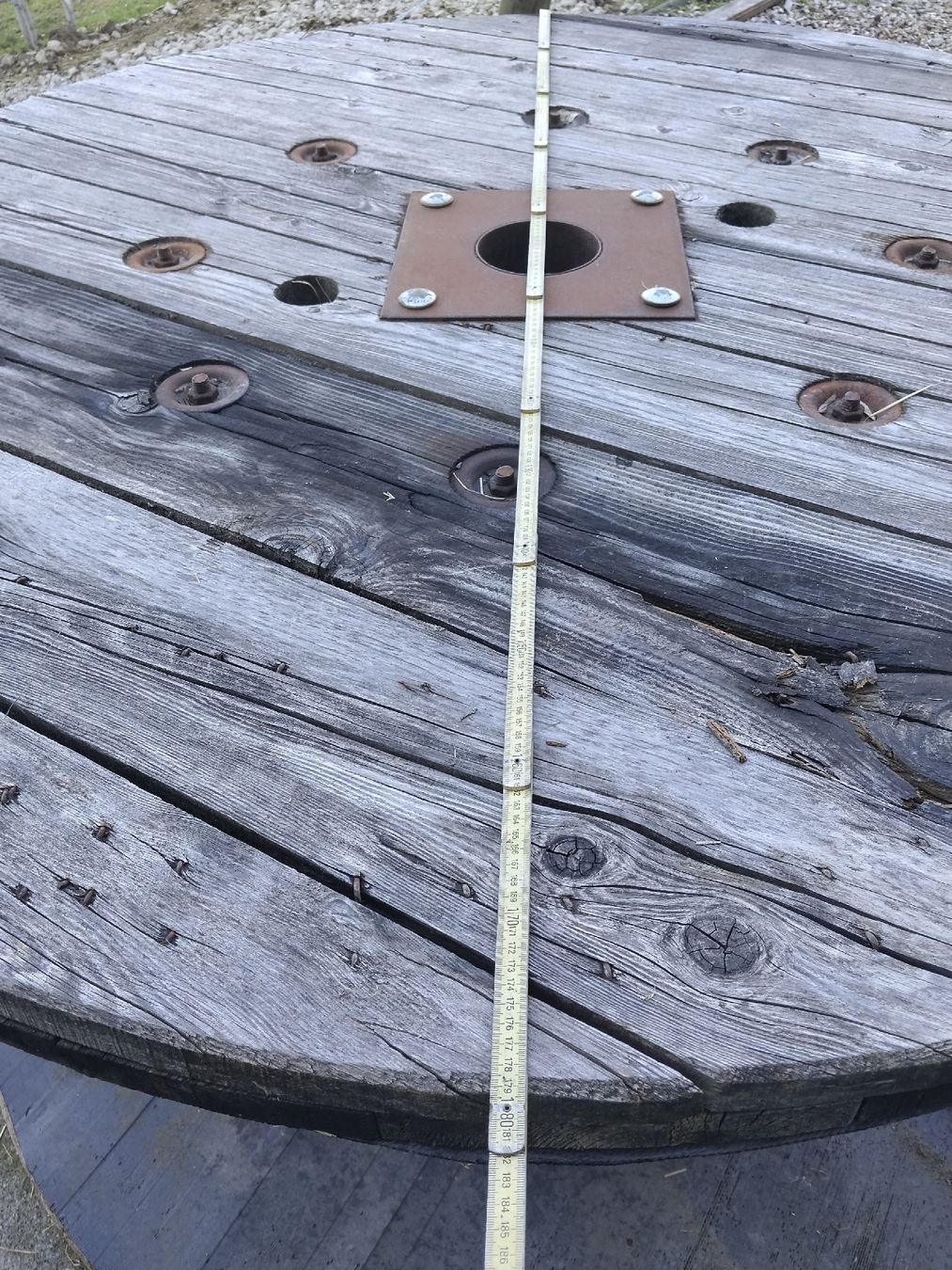 Articoli in legno: Alte Holzbobine 1.8m Durchmesser – Usato da Altendorf venduto da seibel 1