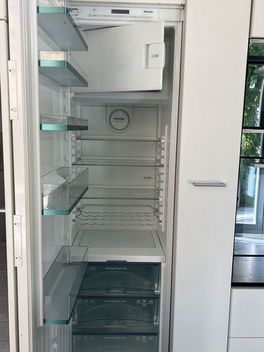 Miele Réfrigérateurs: Miele Einbaukühlschrank 55er-Norm – D'occasion à Zug par Summer2024
