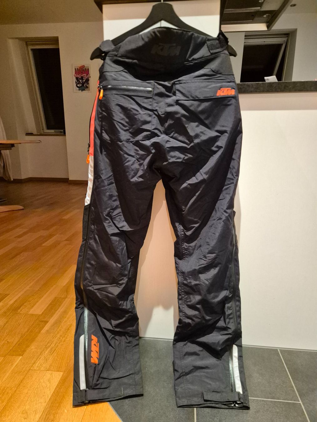 KTM Pantaloni: KTM Powerwear Urbanproof Pants – Usato da Brunnen venduto da skiingislife 3