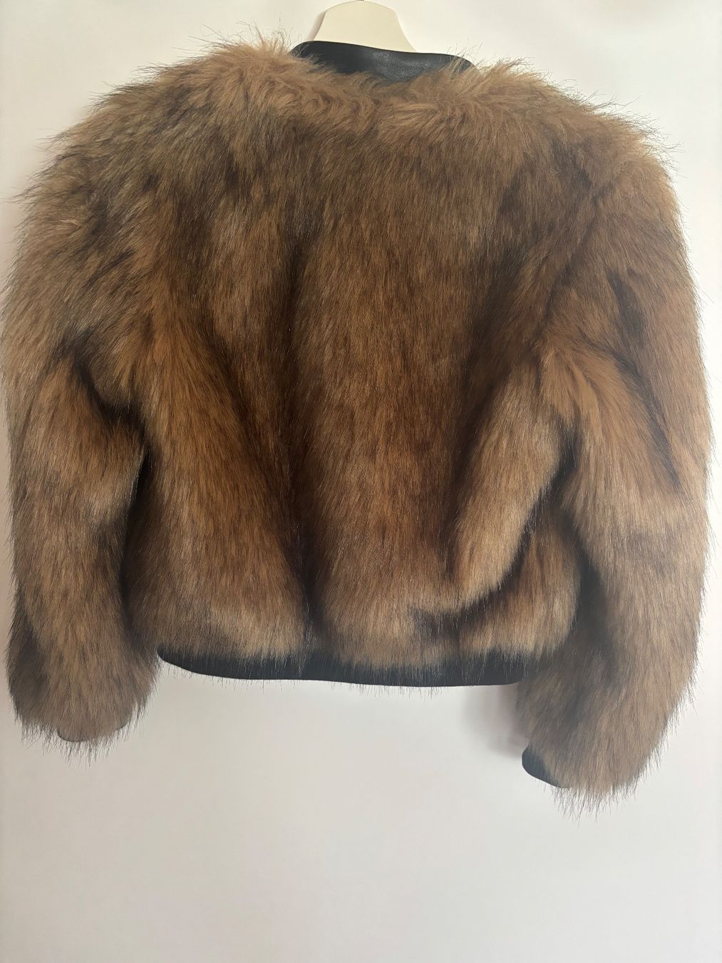 Giacche: cropped faux fur winter jacket – Usato da Leissigen venduto da lamooniade 3
