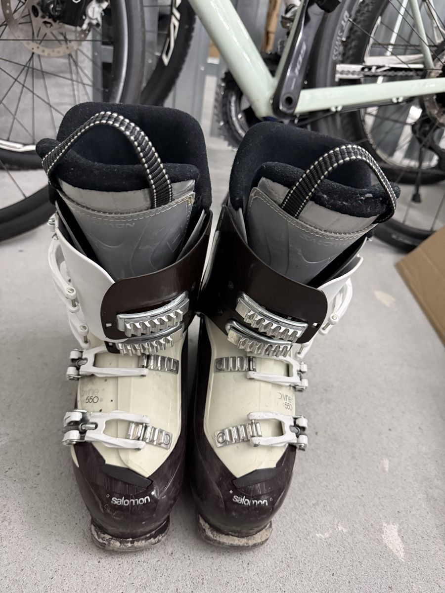 Salomon Chaussures femmes: Skischuh Salomon – D'occasion à Erschwil par norge99