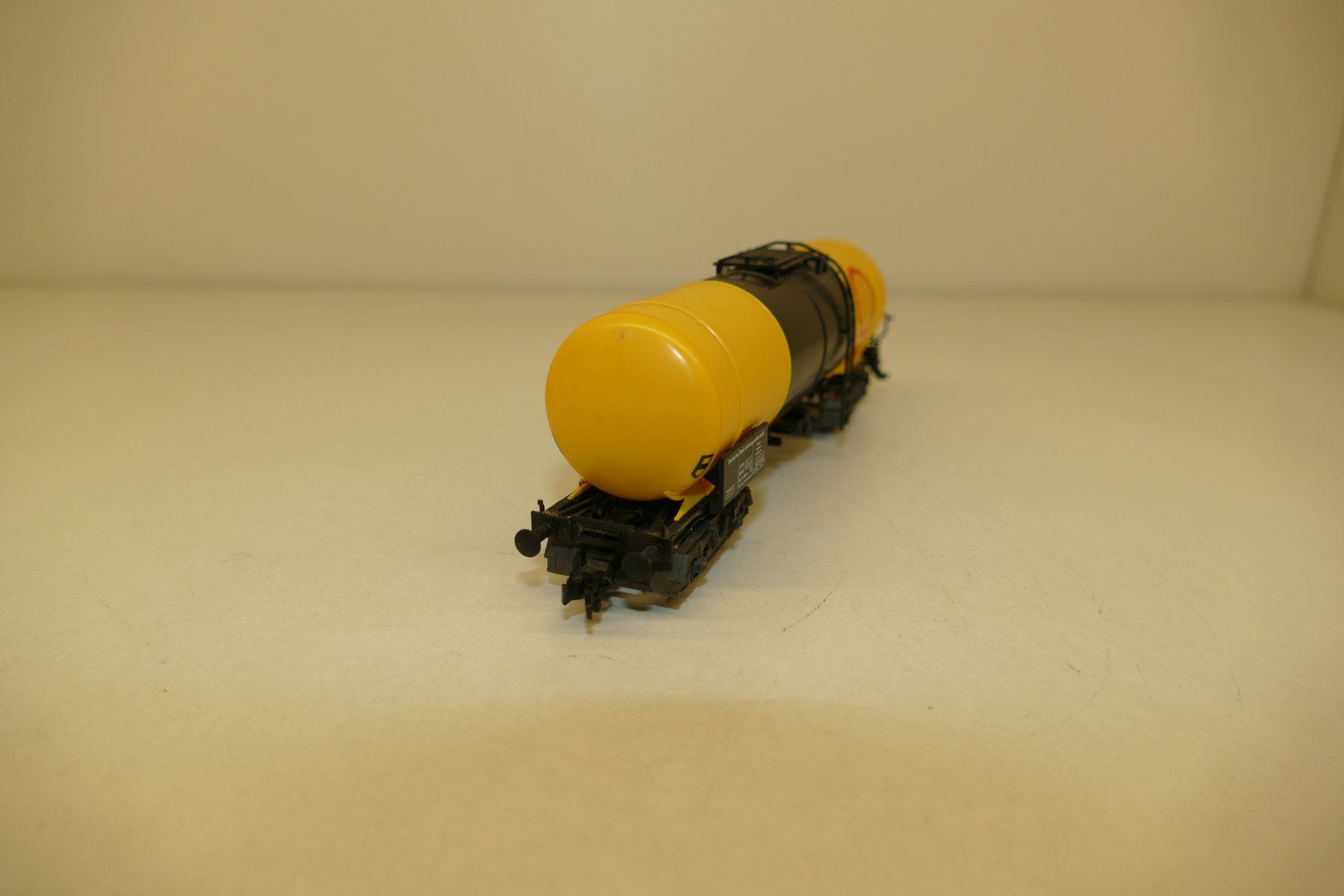 Fleischmann Modellini di ferrovie: Fleischmann H0: DB Kesselwagen Shell – Usato da Niederhasli venduto da rail-duerst 4
