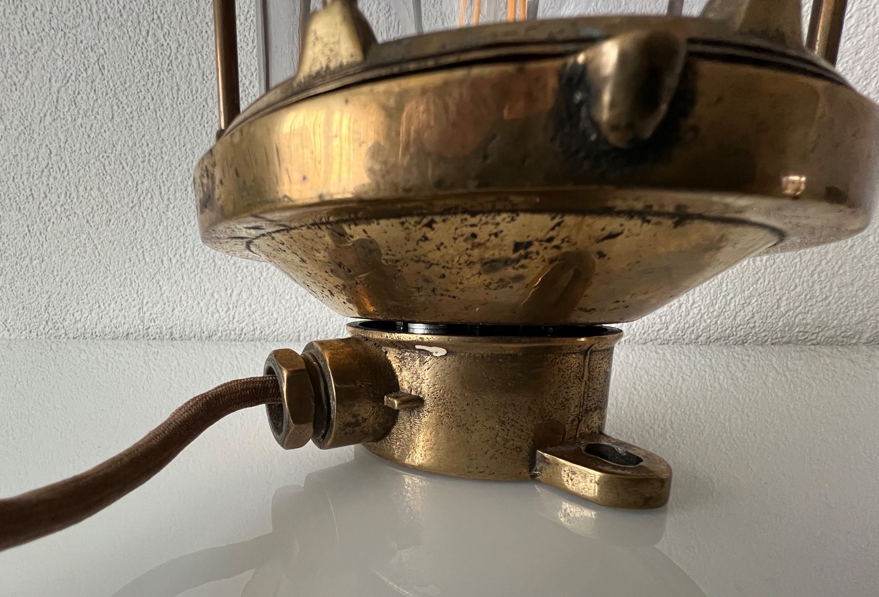 Lampade: Antike Maritime Leuchte aus Messing mit Schutzgitter – Usato da Niederglatt ZH venduto da Solo95 2