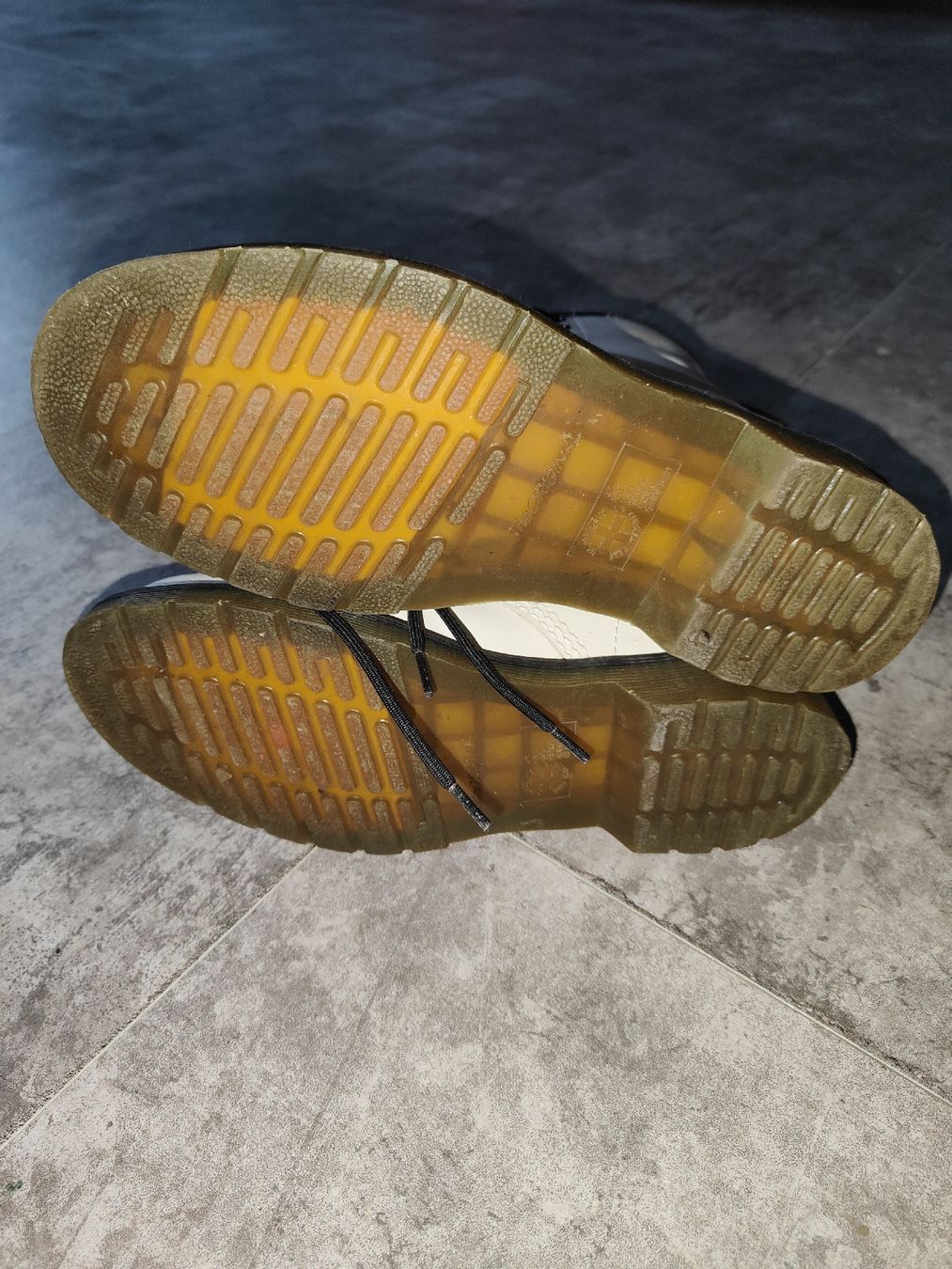 Dr. Martens Scarpe da uomo: Dr. Martens blanches vernies – Usato da Coeuve venduto da sap_2pfr 4