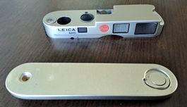 Leica M6 Titanium. Semelle et capot