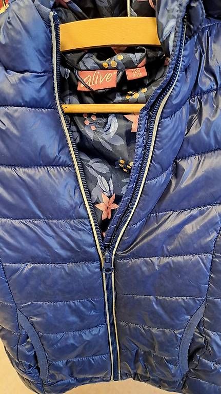 Giacche & Cappotti: Daunenjacke blau 128 – Usato da Tägerwilen venduto da melaniedu