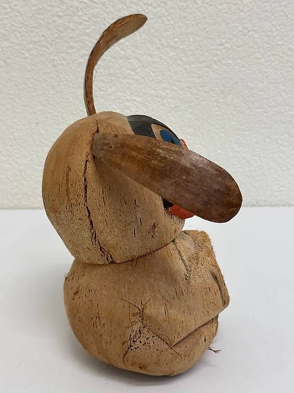 Tutte le decorazioni: Handgeschnitzte Kokosnuss Hasenfiguren aus Holz – Usato da Obernau venduto da Arche_Noah_Brocki 3